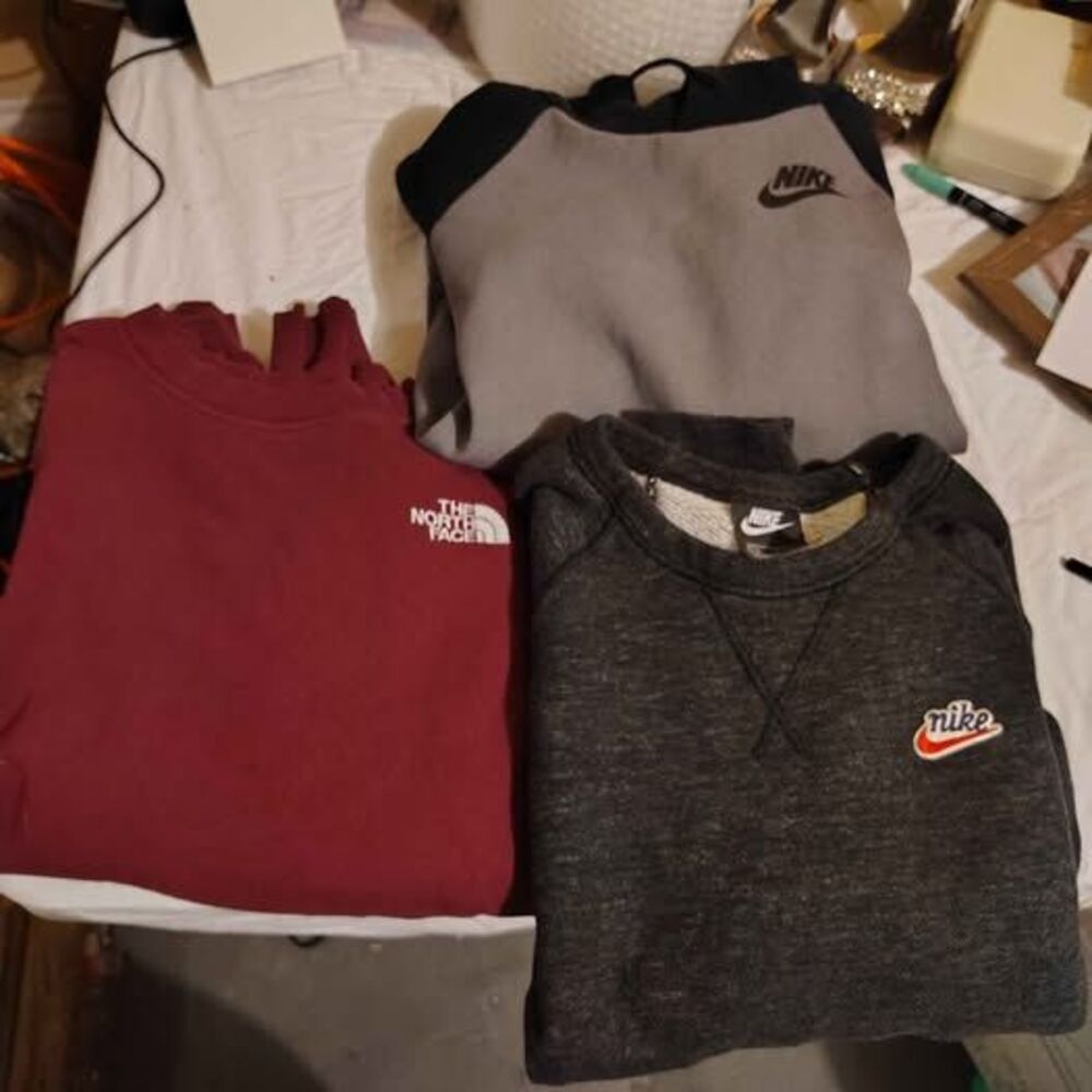 Sweatshirt bundle size M-L